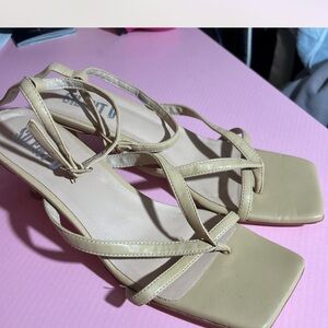 Stylish Tan Strappy Sandals